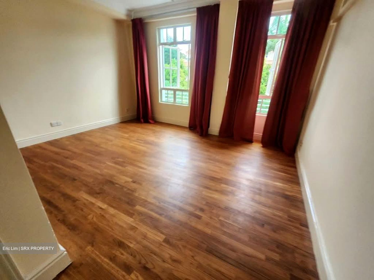 Kew Crescent (D16), Terrace #554644371